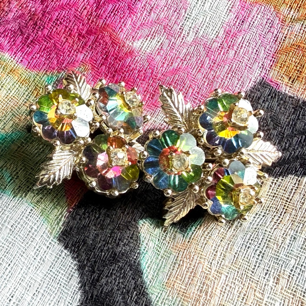 Vintage 1960s Emmons Clip-On Earrings